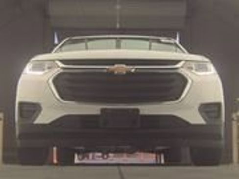 Used 2018 Chevrolet Traverse LS image 2