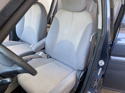 Used 2010 Hyundai Accent GLS FWD image 29