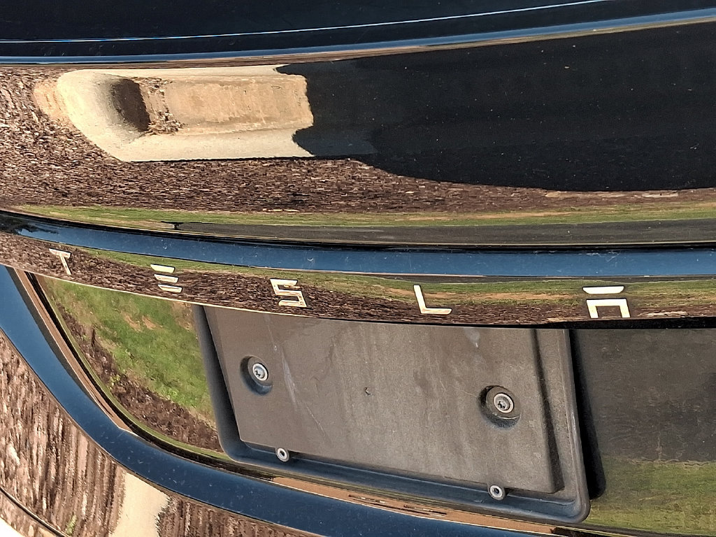 Used 2025 Tesla Model X AWD/4WD image 8