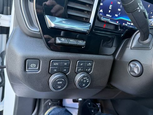 Used 2024 Chevrolet Silverado 1500 High Country w/ Technology Package image 45