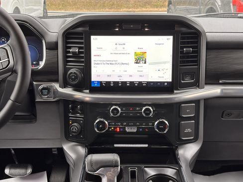 New 2025 Ford F150 Lariat w/ Equipment Group 501A Mid image 13