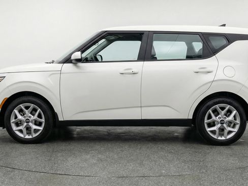 Used 2025 Kia Soul LX w/ LX Technology Package image 5