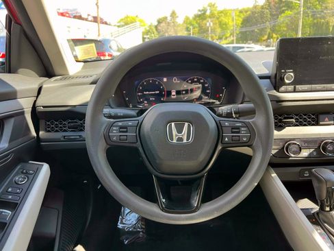 Certified 2023 Honda Accord LX image 14