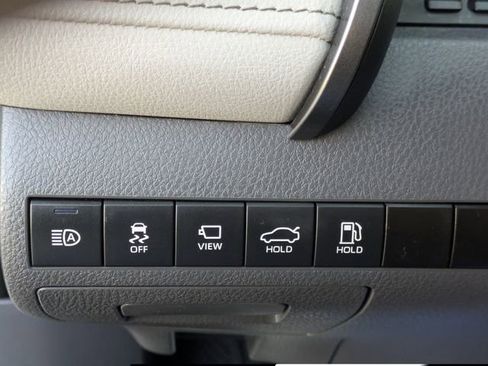 Used 2021 Toyota Camry XLE image 24