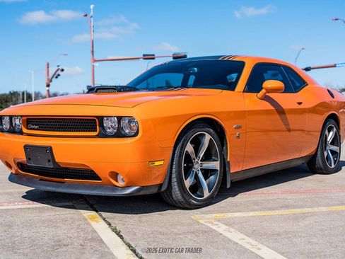 Used 2014 Dodge Challenger R/T RWD image 14