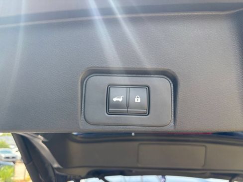 Used 2026 Nissan Rogue SL FWD image 20