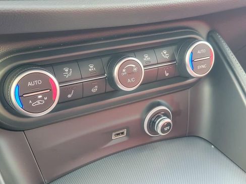 New 2025 Alfa Romeo Stelvio Sprint w/ Convenience Package AWD/4WD image 16