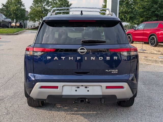 Used 2022 Nissan Pathfinder Platinum w/ Cargo Package AWD/4WD image 4
