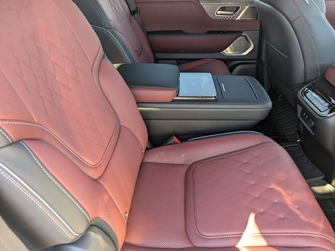 New 2026 INFINITI QX80 Autograph image 13