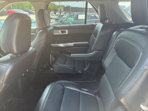 Used 2024 Ford Explorer Limited RWD image 21