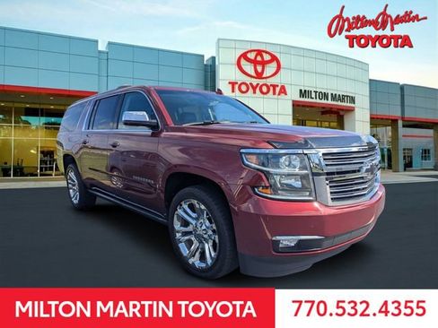 Used 2020 Chevrolet Suburban Premier w/ Premier Plus Edition AWD/4WD image 1