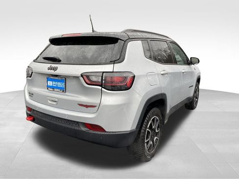 Used 2025 Jeep Compass Trailhawk w/ Trailhawk Elite Group image 19