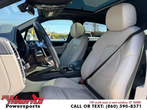 Used 2021 Porsche Cayenne AWD/4WD image 23
