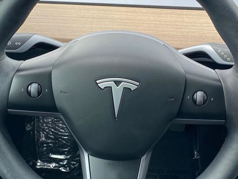 Used 2023 Tesla Model 3 Standard Range image 7