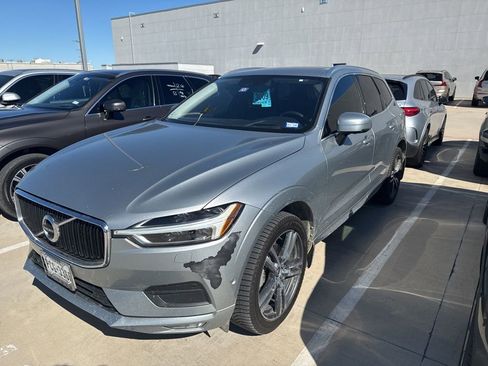 Used 2018 Volvo XC60 T5 Momentum w/ Convenience Package image 1