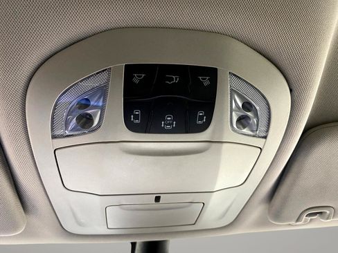 Used 2022 Chrysler Voyager LX FWD image 15
