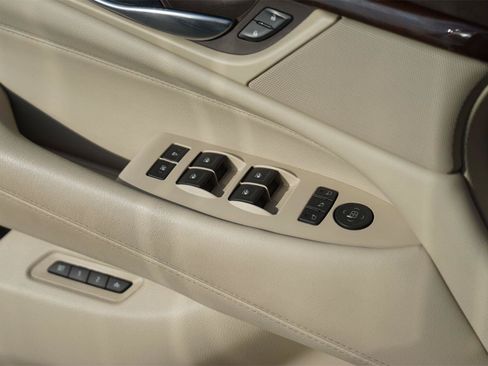 Used 2017 Cadillac Escalade Luxury RWD image 33