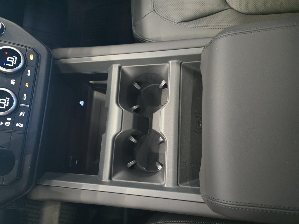 New 2026 Land Rover Defender 110 X-Dynamic SE AWD/4WD image 18