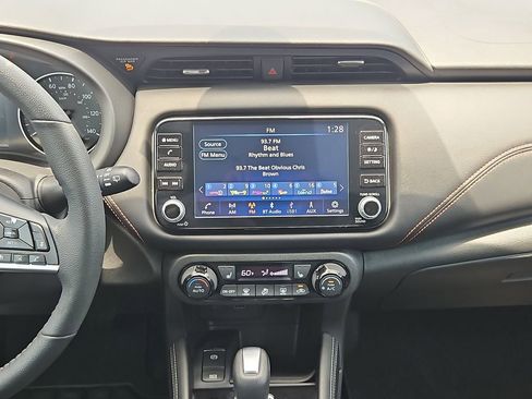 Used 2021 Nissan Kicks SR w/ SR Premium Package FWD image 21