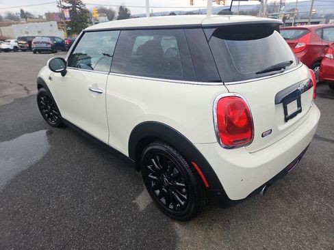 Used 2018 MINI Cooper 2-Door Hardtop image 5