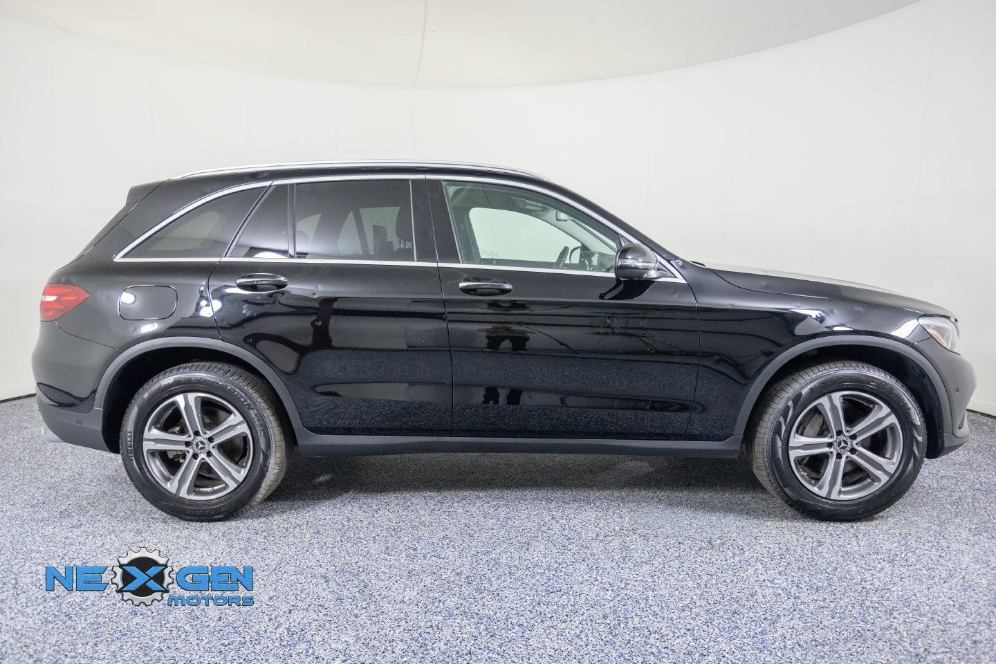 Used 2019 Mercedes-Benz GLC 300 4MATIC image 9