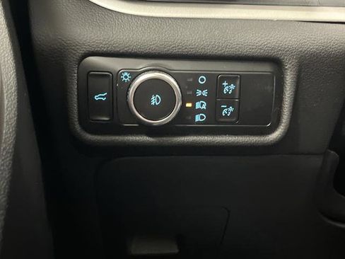 Used 2023 Ford Explorer XLT AWD/4WD image 25