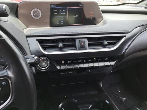 Used 2022 Lexus UX 200 w/ Accessory Package (Z2) FWD image 20