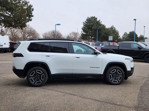 New 2026 Jeep Cherokee Laredo image 2