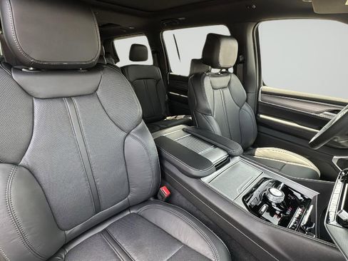 New 2025 Jeep Wagoneer Series II image 20