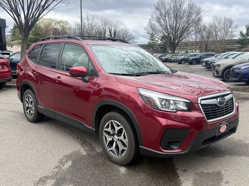 Used 2019 Subaru Forester Premium AWD/4WD image 4