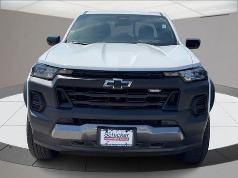 Used 2023 Chevrolet Colorado Trail Boss w/ Technology Package AWD/4WD image 9