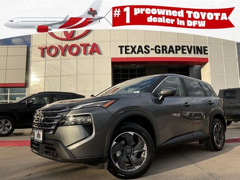 Used 2025 Nissan Rogue SV image 1