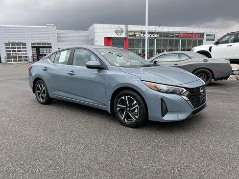 Used 2025 Nissan Sentra SV w/ Trunk Package image 1