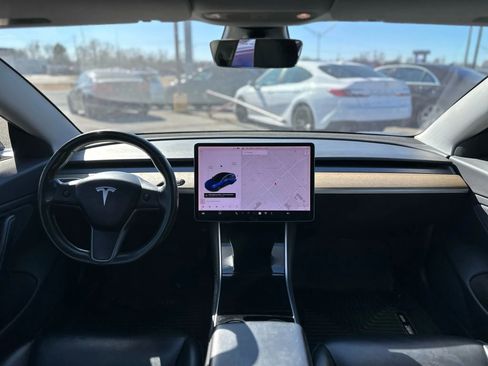 Used 2018 Tesla Model 3 Mid Range image 12