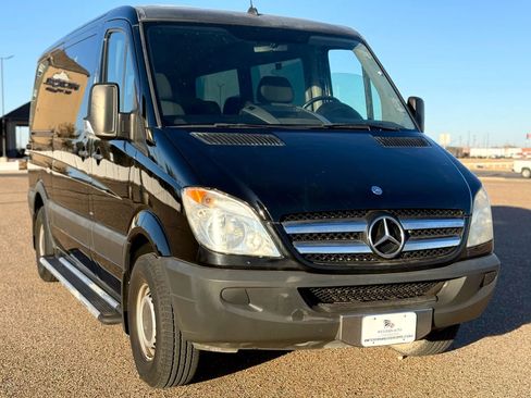 Used 2012 Mercedes-Benz Sprinter 2500 image 3