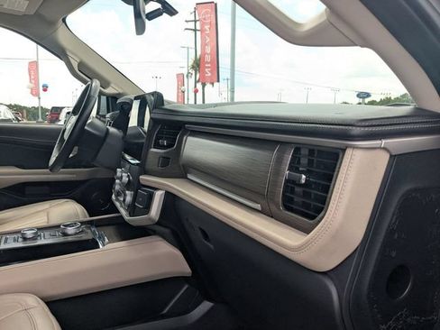Used 2024 Ford Expedition Max Limited AWD/4WD image 35