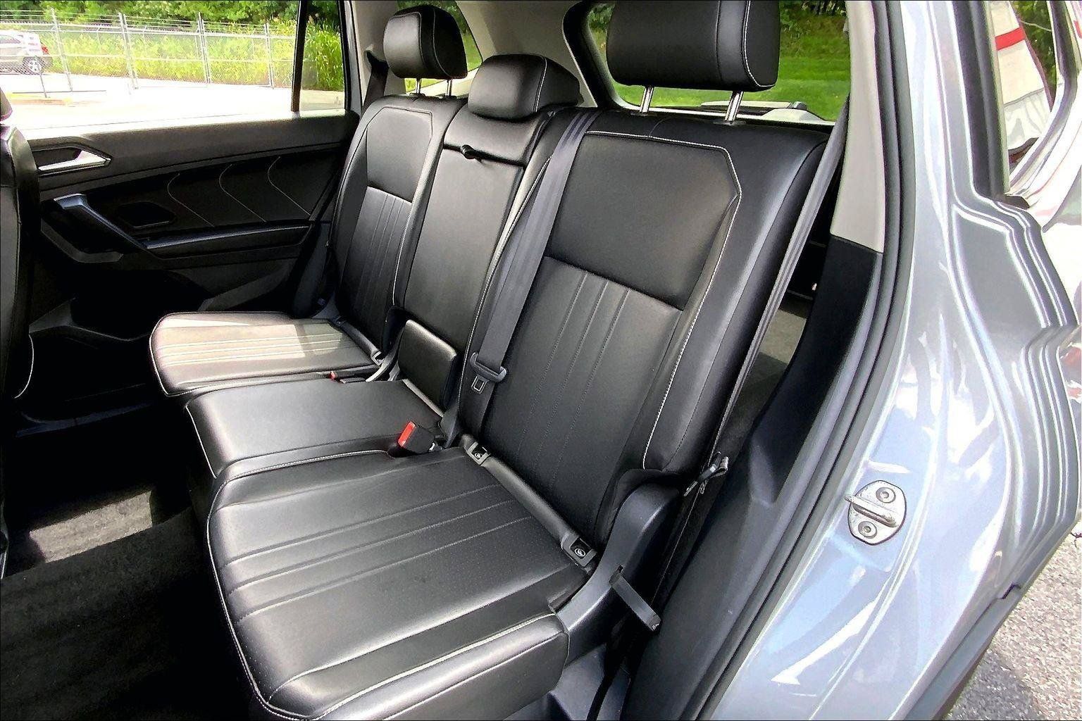 Used 2024 Volkswagen Tiguan SE AWD/4WD image 21