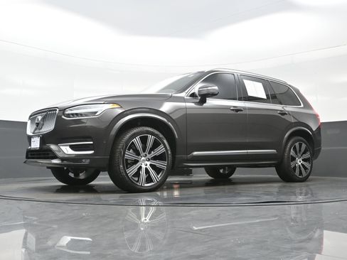 Used 2025 Volvo XC90 B6 Ultra w/ Protection Package image 29