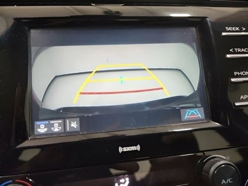 Used 2020 Toyota Camry SE w/ Cold Weather Package image 3