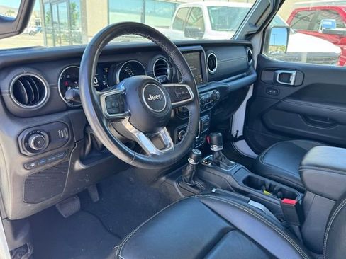 Used 2023 Jeep Wrangler Unlimited Sahara w/ Cold Weather Group AWD/4WD image 24