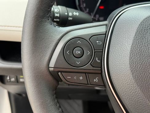 Used 2025 Toyota RAV4 XLE Premium image 19