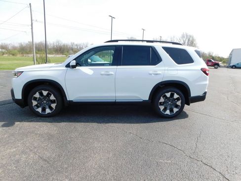 New 2026 Honda Pilot Touring image 6