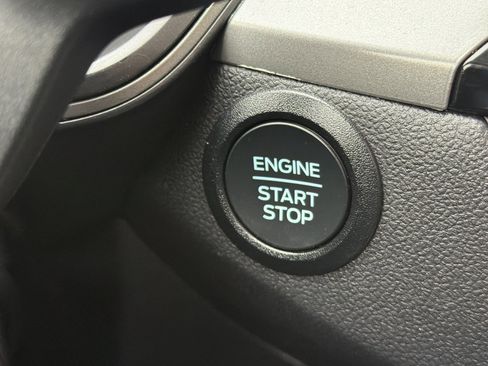 Used 2025 Ford Escape Active AWD/4WD image 22