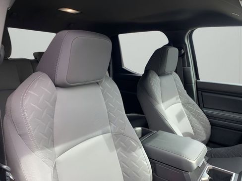 New 2025 Toyota Tacoma SR5 image 18
