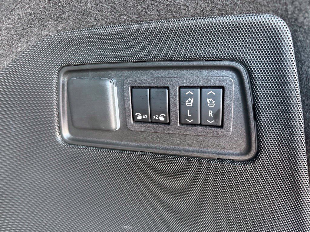 Used 2024 Cadillac Escalade V AWD/4WD image 36