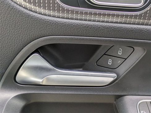 Used 2023 Mercedes-Benz GLA 250 4MATIC image 11