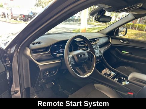 Used 2023 Jeep Grand Cherokee L Laredo AWD/4WD image 6