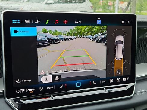 New 2026 Volkswagen Tiguan SE R-Line AWD/4WD image 9