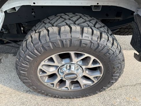 Used 2022 Ford F250 Lariat w/ Lariat Ultimate Package AWD/4WD image 9