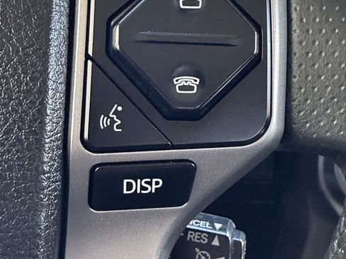 Used 2018 Toyota 4Runner SR5 AWD/4WD image 42